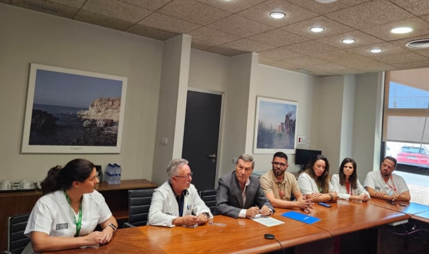 La Generalitat Valenciana firma acuerdo que mejora las condiciones laborales del personal a extinguir del área de Torrevieja