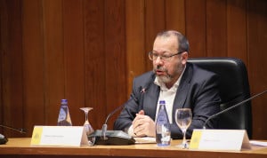  César Hernández, director general de Cartera Común de Servicios del SNS y Farmacia, amplía el plazo para nutrir su sistema de precios de medicamentos.