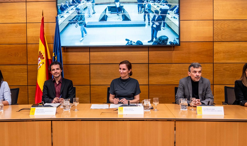  Pedro Gullón, Mónica García y Juan Manuel López avanzan las novedades del plan anti-tabaco.