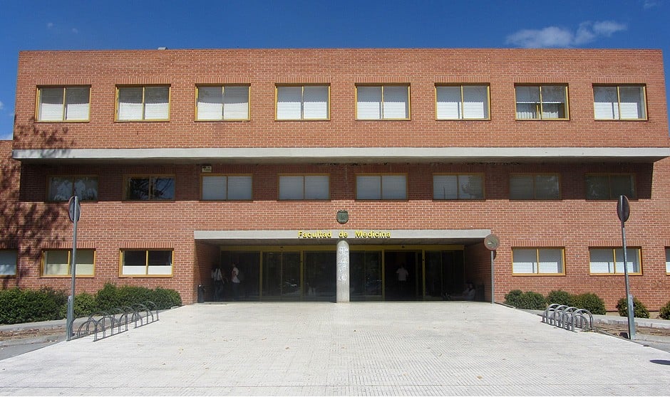La Universidad de Alcalá se alza con el contrato para del servicio de explotación del Registro de reacciones cutáneas graves asociadas a medicamentos para la identificación y análisis de señales de Farmacovigilancia. 