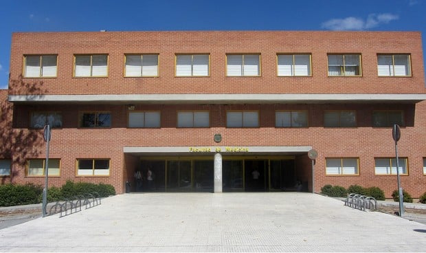 La Universidad de Alcalá se alza con el contrato para del servicio de explotación del Registro de reacciones cutáneas graves asociadas a medicamentos para la identificación y análisis de señales de Farmacovigilancia. 