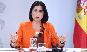 Carolina Darias, ministra de Sanidad, confirma que habrá una revisión del sistema de precios de referencia.