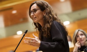 La ministra de Sanidad, Mónica García, defiende los avances en financiación de fármacos