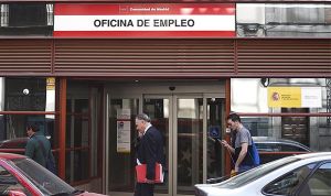 Sanidad, entre los cinco sectores que más han contratado por ETT en 1 año