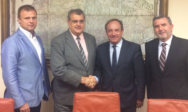 Sanidad estudia vías para mejorar coberturas sin vacunar en farmacias