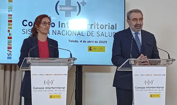 Jesús Fernández y Mónica García, que valora la aprobación del Plan de Salud Mental