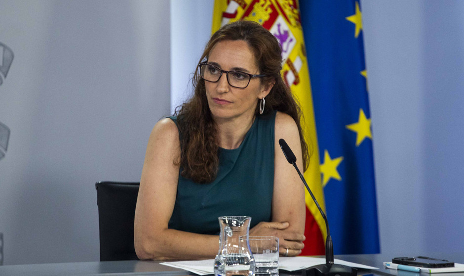 La ministra de Sanidad, Mónica García, que convoca a los sindicatos a una nueva reunión del Ámbito de Negociación