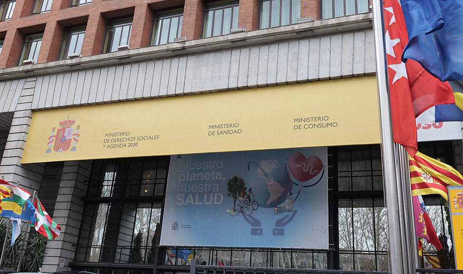 El Ministerio de Sanidad no recurrirá a la suspensión cautelar de la orden que restrinja la cirugía estética a médicos con especialidad