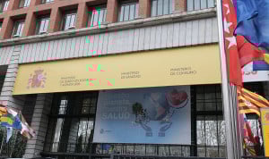 El Ministerio de Sanidad no recurrirá a la suspensión cautelar de la orden que restrinja la cirugía estética a médicos con especialidad