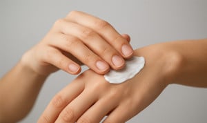 La Aemps lanza una alerta sanitaria por una crema hidratante. 