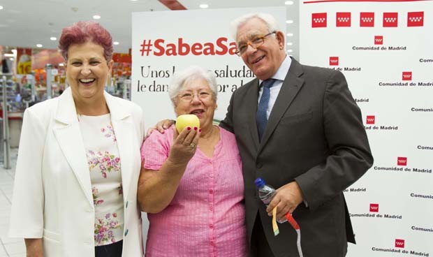 Sanidad promueve la alimentación saludable en los hipermercados