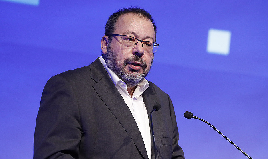  César Hernández, director general de Farmacia del SNS, reforma la dispensación farmacéutica: Nodo SNSFarma a dos niveles.