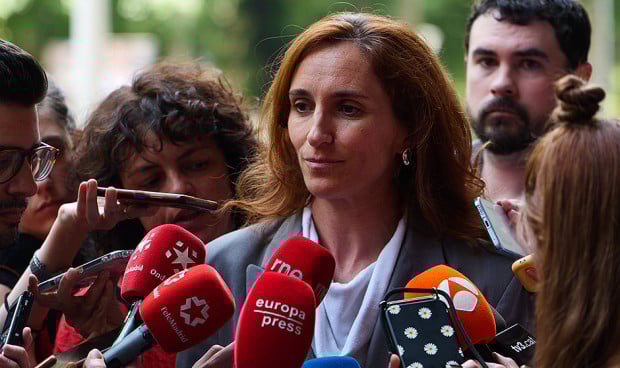  Mónica García, ministra de Sanidad. Estas son las propuestas del Ministerio de Sanidad y las comunidades autónomas para los MIR ante la falta de profesionales en verano.