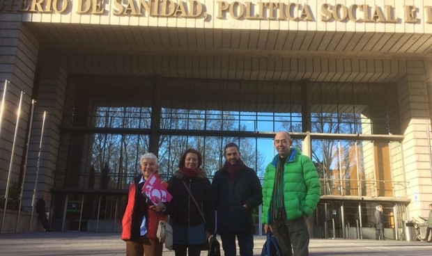 Sanidad se compromete a reponer los fármacos hormonales en febrero