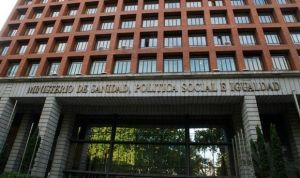 Sanidad trabaja en un RD para regularizar médicos extranjeros a gran escala