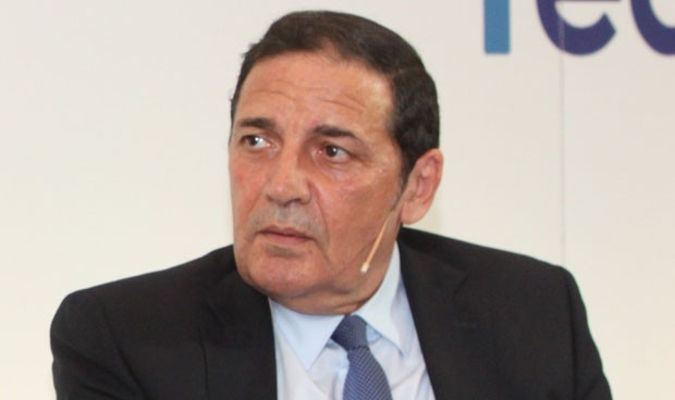 Sanidad y AECC se unen para mejorar el transporte de pacientes oncológicos