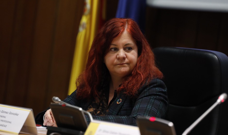  Celia Gómez, directora general de Ordenación Profesional, licita el servicio de los exámenes MIR 2024.