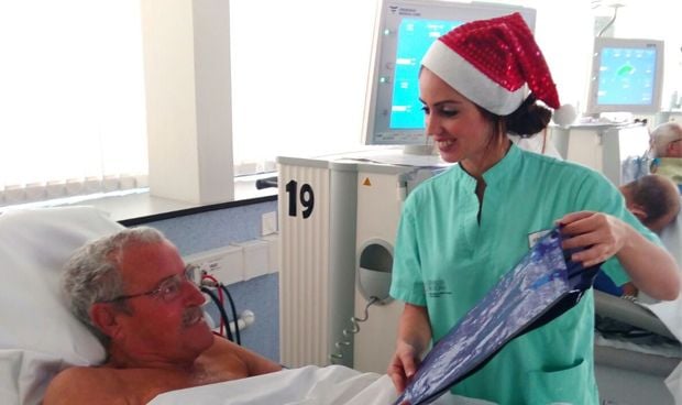 Sanitarios de Torrevieja y Vinalopó felicitan la Navidad a sus pacientes