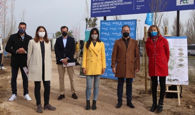 Sanitas realiza la primera donación para el Bosque Metropolitano de Madrid