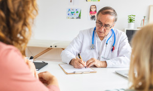 Se busca cardiólogo por 6.500 euros al mes más guardia sin presencialidad