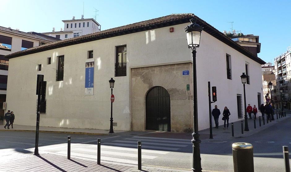 Se buscan médicos para completar una Real Academia, razón aquí