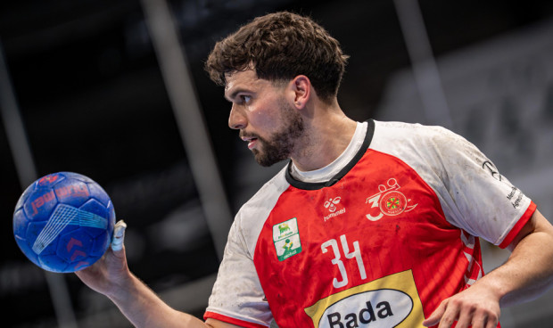 Miguel Malo, MIR, seguirá compaginando el balonmano con su formación como cardiólogo.