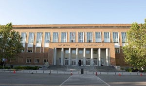 Odontología obliga casi a pasar por la privada para lograr la titulación