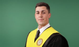 El médico que dejo el MIR por amor al arte.