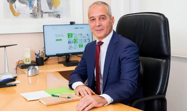  Miguel Vega, director general de Sigre. Sigre se rodea de dudas operacionales en el primer año de su gran expansión; no se sabe cómo se adaptará a la nueva ley europea y se estanca en reciclaje