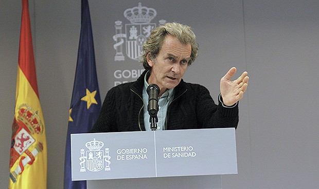 Simón: "No podemos parar la vacunación Covid por temas administrativos"