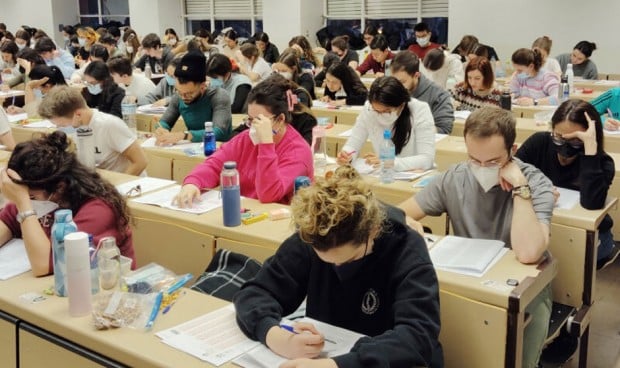 Alumnos de CTO se presentan al simulacro final previo al examen MIR 2024.