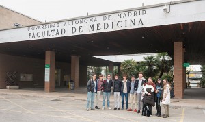 Simuladores y prácticas punteras contra un Grado de Medicina "a la antigua"