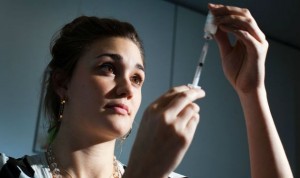 Solo dos CCAA cumplen el objetivo de vacunación para su personal sanitario