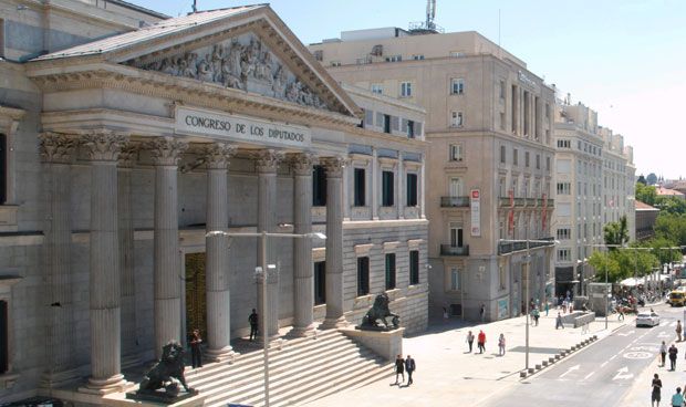 Solo el PP apoya que los 'trans' deban ver al médico para cambiar de nombre