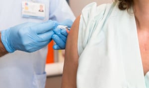 Soy personal sanitario, ¿me tengo que vacunar del covid? Esto dice Sanidad.