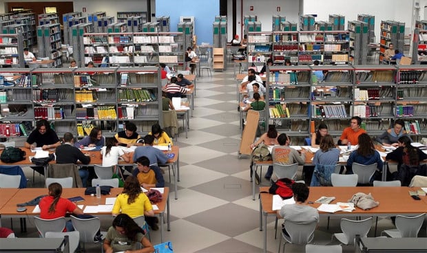 Los aspirantes de Medicina que tienen en dos semanas la prueba de la EBAU deben seguir unos consejos para asegurarse la nota para entrar.