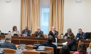  Agustín Santos estará acompañado por dos diputados del PSOE y dos del PP como vicepresidentes y secretarios