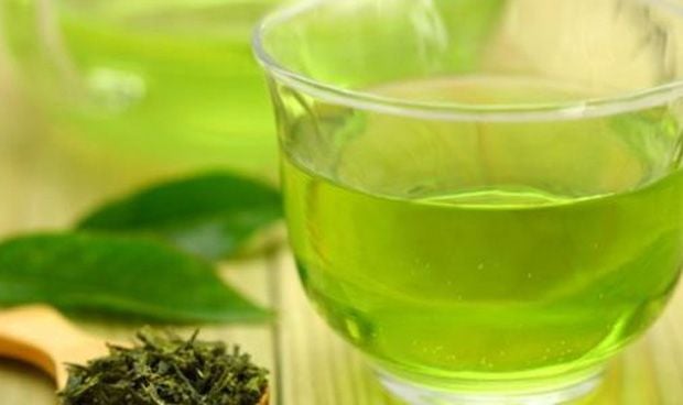 Té verde contra el alzhéimer: detiene la formación de placas amiloides