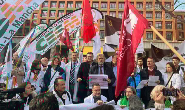 CESM y SMA han contactado con Apemyf para aparcar sus diferencias y que se sume a los paros contra el Estatuto Marco.