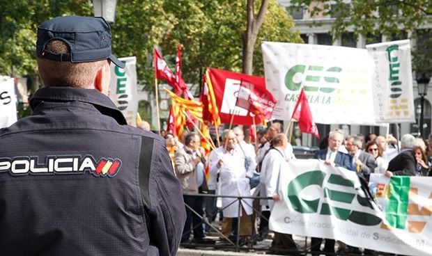Todos los médicos españoles, convocados a protestar después de Navidad