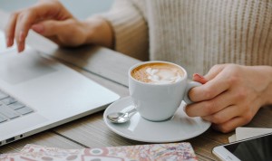 Tomar 2 o 3 tazas de café molido o instantáneo al día reduce las arritmias