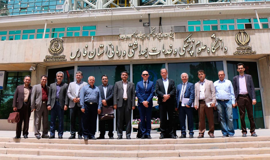 equipo de docentes e investigadores de la Universidad de Ciencias Médicas de Shiraz, que  ha estudiado los beneficios del zinc
