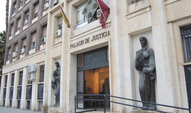 Trabajar en centros sanitarios privados concertados debe baremar en una OPE