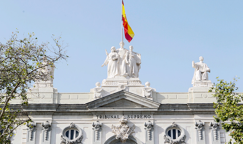 El Tribunal Supremo defiende que trabajar en la sanidad concertada "no computa" en la carrera de la pública.