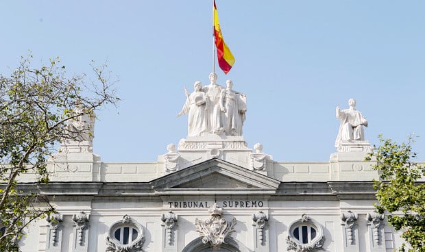 El Tribunal Supremo defiende que trabajar en la sanidad concertada "no computa" en la carrera de la pública.