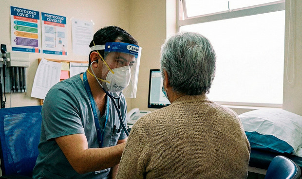 Un reciente estudio analiza los factores de riesgo para desarrollar covid persistente