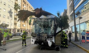 Un autobús con alumnos de Enfermería mata a tres personas en un accidente