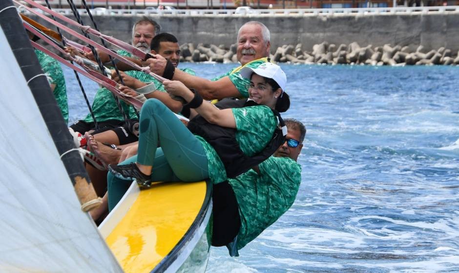 Un bautizo acuático saca el lado más aventurero de Darias