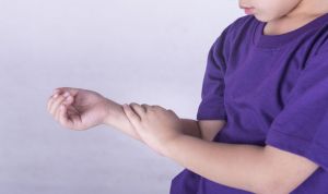 Un brazalete inteligente controla el nivel de glucosa de niños diabéticos