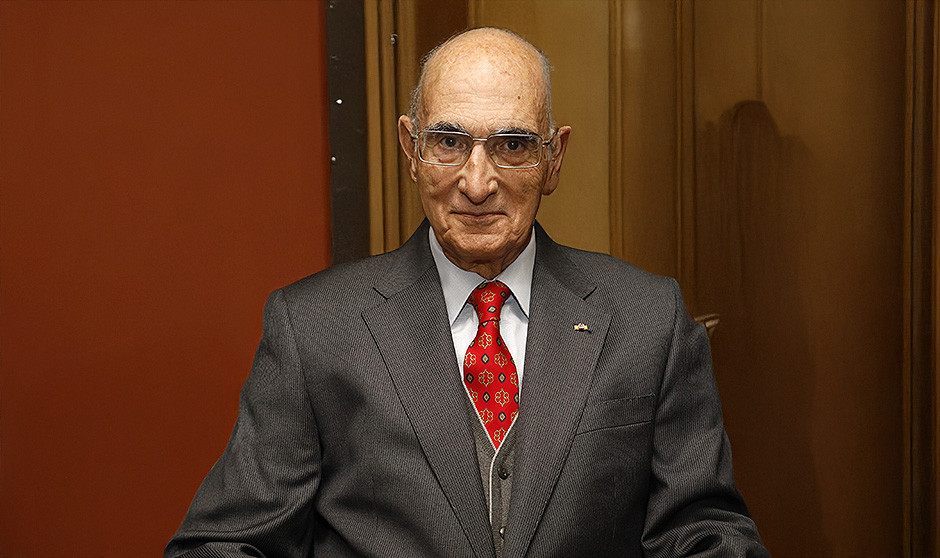  El exministro de Sanidad Julián García Vargas, destaca un cambio estructural y cinco 'sombras' en los 40 años del SNS en Europa.